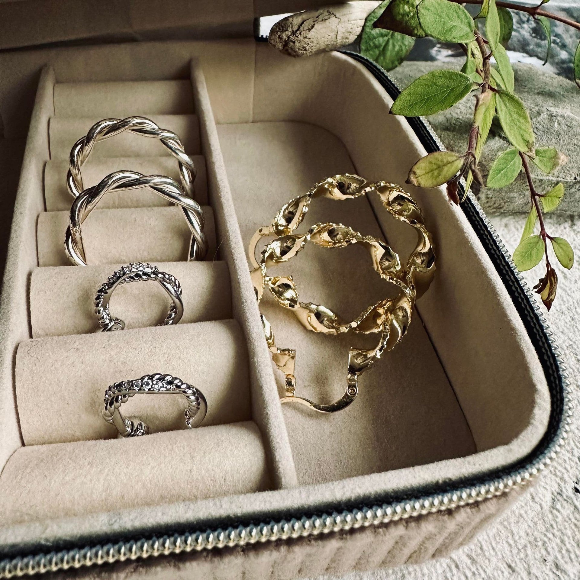 Örhängen Cora hoops - 18k förgyllda