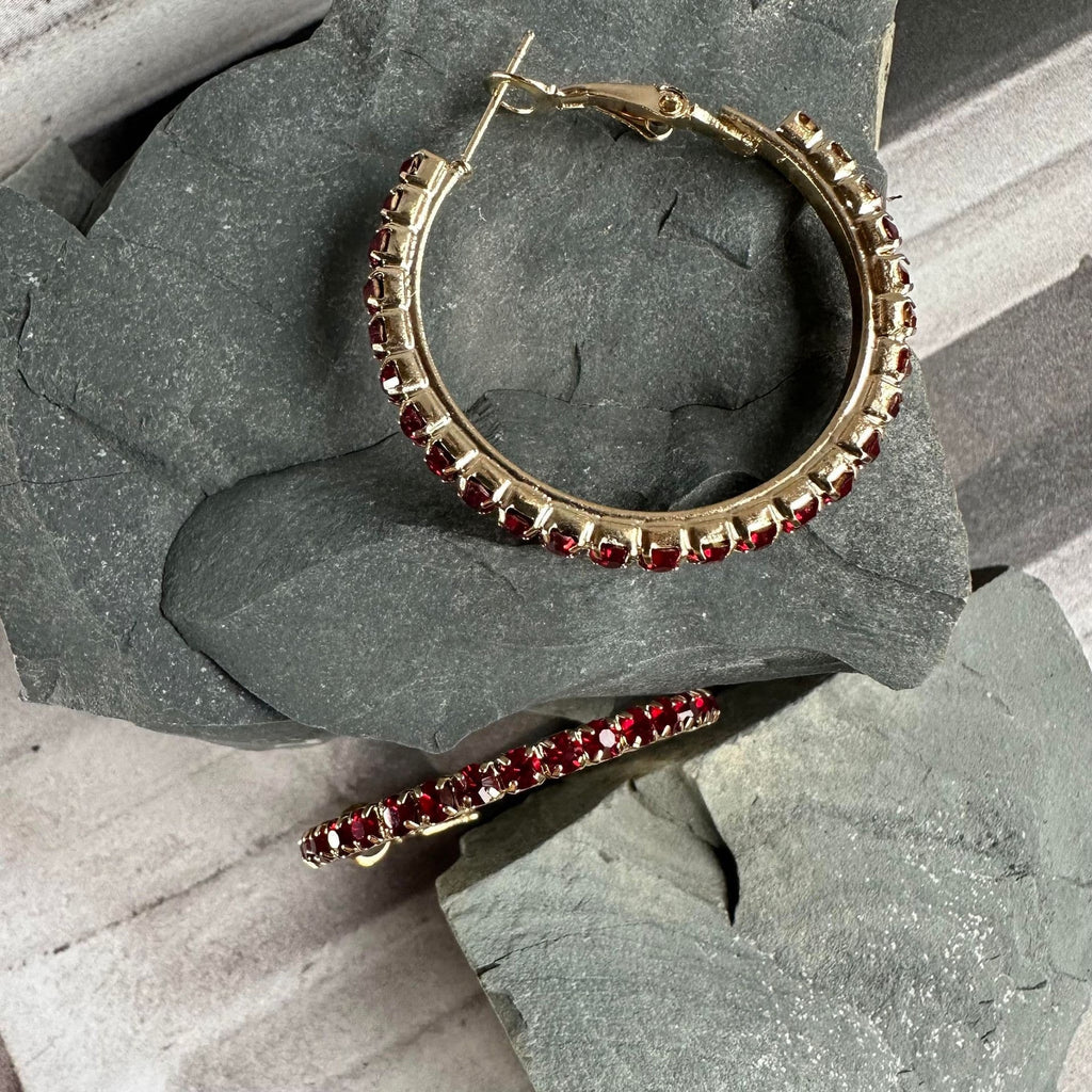 Örhängen Smilla Hoops - Mörkröd